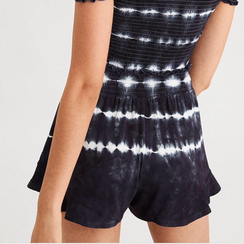 AE TIE-DYE SMOCKED SHORT